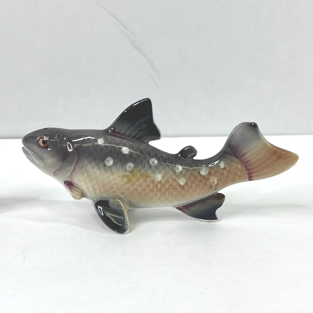 Vintage UCAGCO Fish Salt Pepper Shakers Brown Trout Yellow Perch Japan